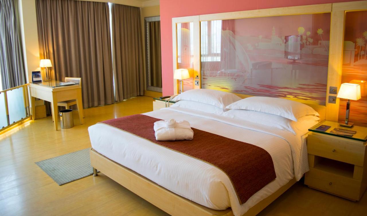 Le Royal Hotel Kuwait City Ngoại thất bức ảnh